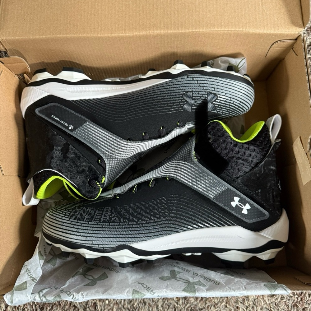 Under Armour Black and Gray Football Cleats with Modern Design